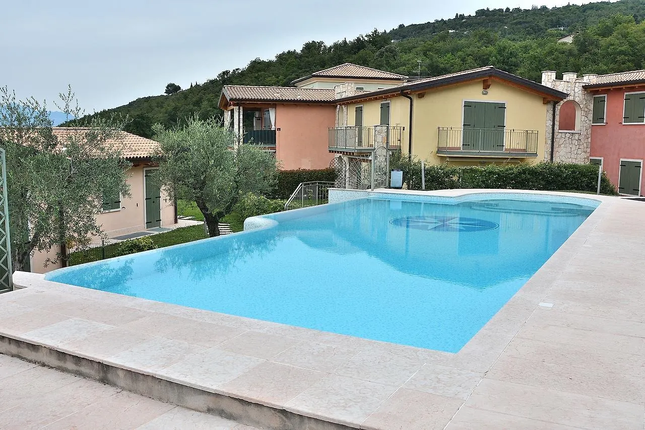 شقة Residenza Alle Torri With Pool توري ديل بيناكو