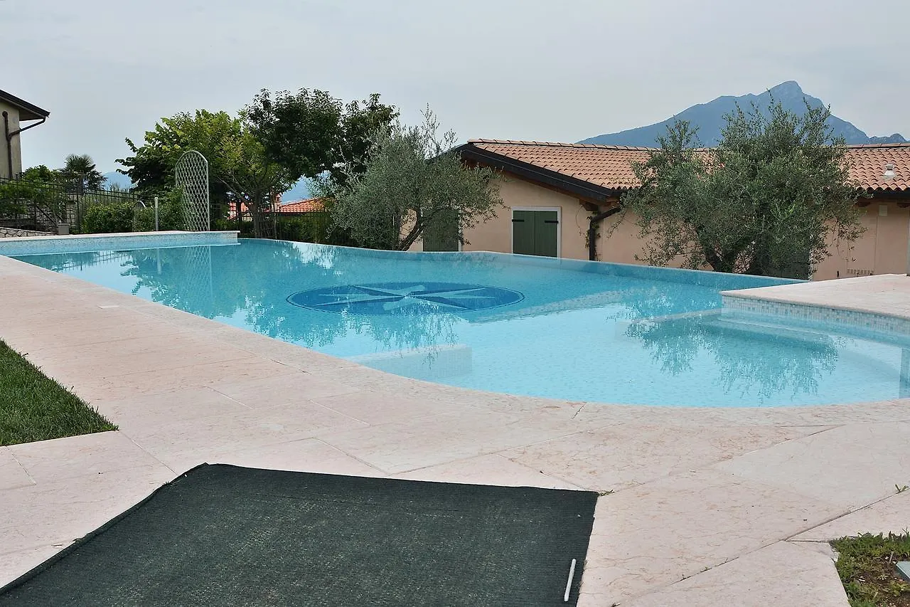 Residenza Alle Torri With Pool توري ديل بيناكو شقة